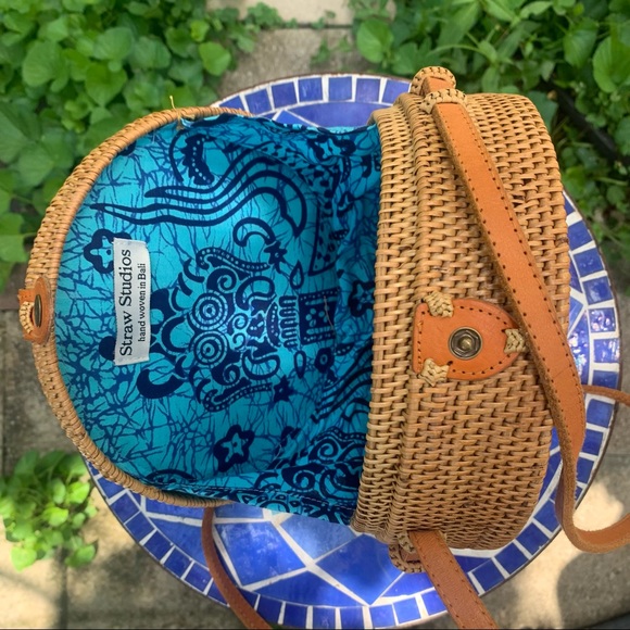 Woven Rattan Purse - Picture 5 of 6